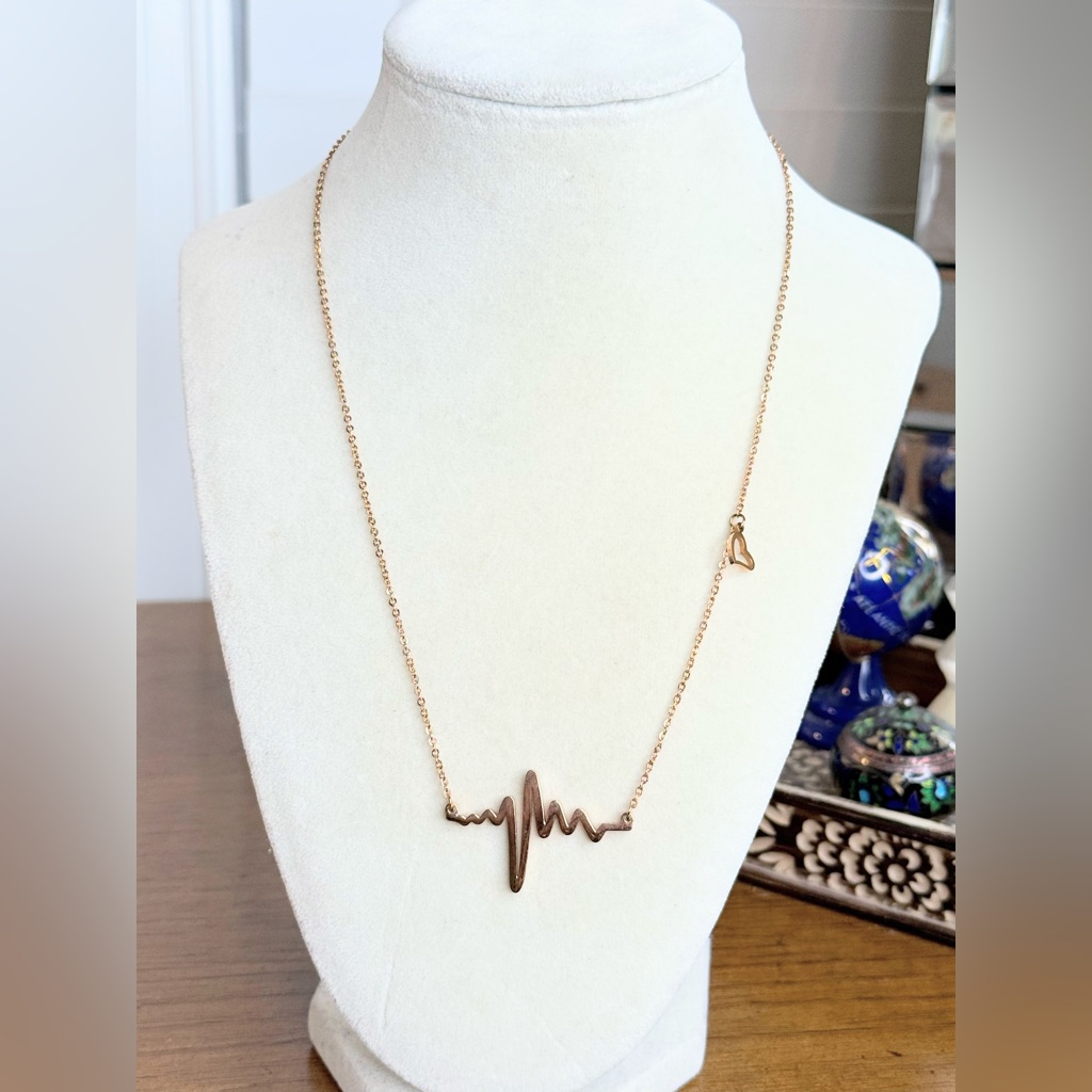 Jeulia 18k Rose Gold Plated Heartbeat Necklace Pulse Pendant Adjustable Chain